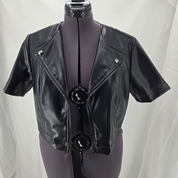 725-3 Torrid Faux Leather Short Sleeve Cropped Moto Jacket Size 0X 10/12 - Picture 3 of 11